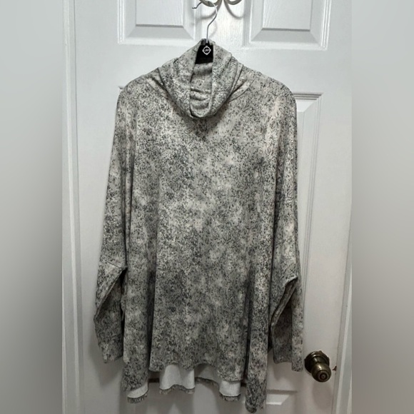 LuLaRoe Tops - Speckled Gray Cowl Neck Tunic LuLaRoe